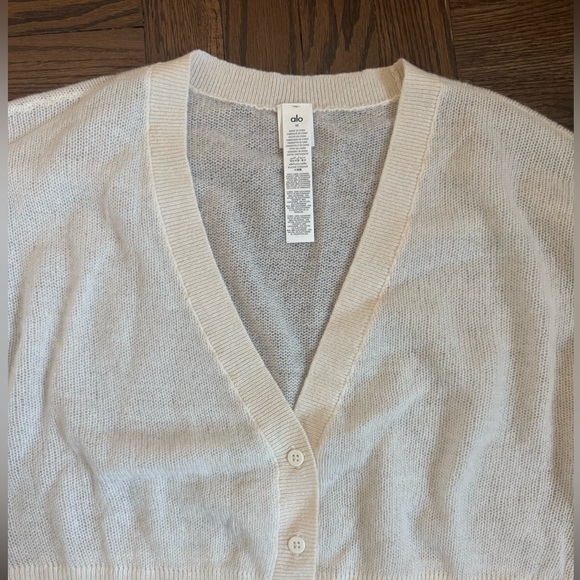 NWT Alo Sheer Cashmere Cropped Cardigan Size M - Picture 5 of 6